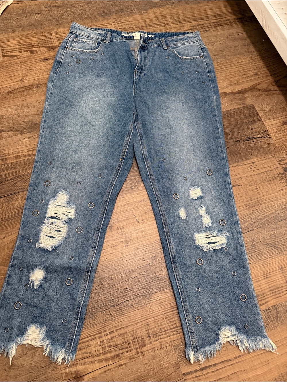 Women's Distressed Boyfriend Jeans with Eyelet Detail - Blue NEVER WORN